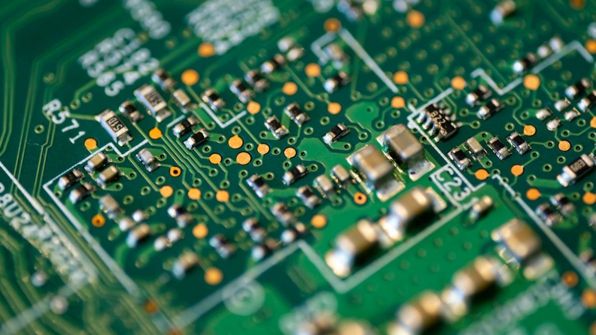 人设定制绘画功能靠谱吗？实际使用真能避开坑、找到沉浸式体验？